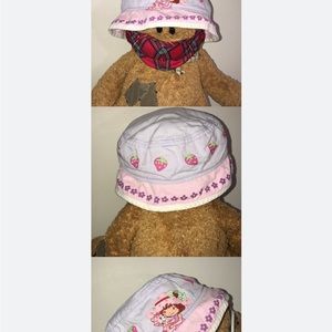 NOT selling, ISO Strawberry shortcake bucket hat y2k/vintage